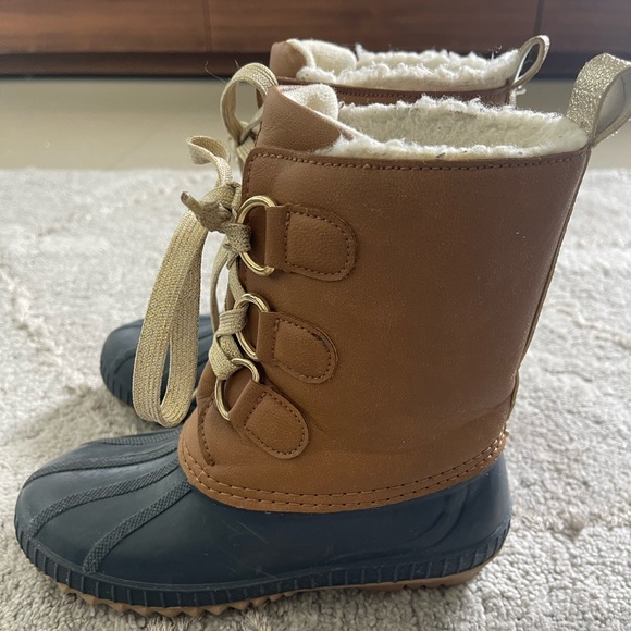 Boots for little girls size 12/13 - Picture 2 of 3